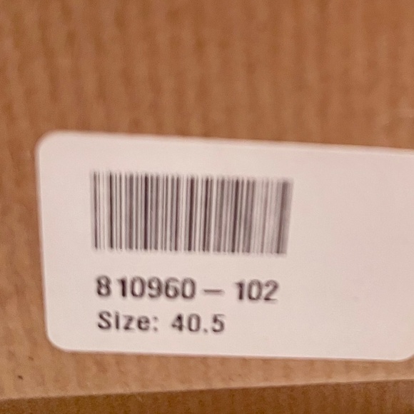 Christian Louboutin Neomid 55 Black Embroidered Mesh & Leather Pumps Size 40.5 - Picture 8 of 8